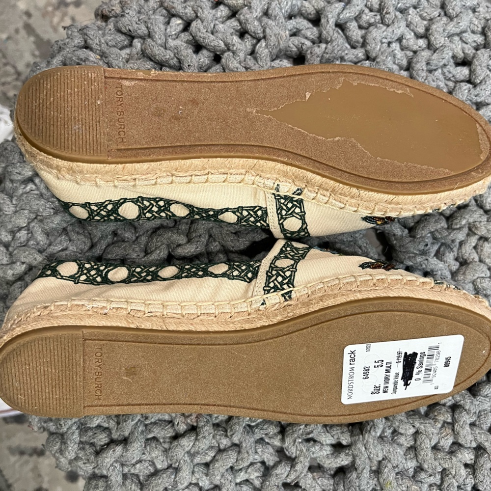 Tory Burch shoes size 5.5 - Picture 4 of 5